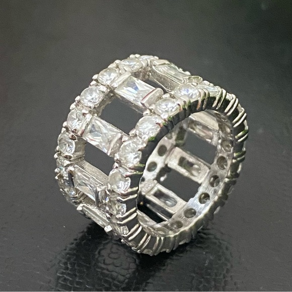 925 RSE Silver Cubic Zirconia Eternity Ring Size 7 11.1g - Picture 9 of 16
